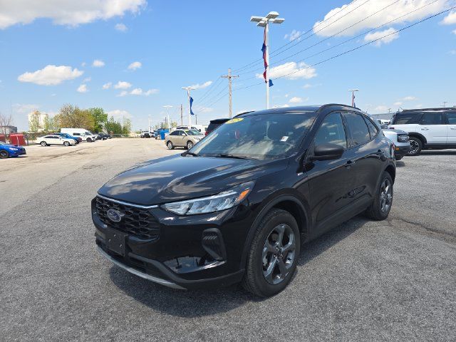 Certified 2025 Ford Escape ST-Line AWD/4WD image 9