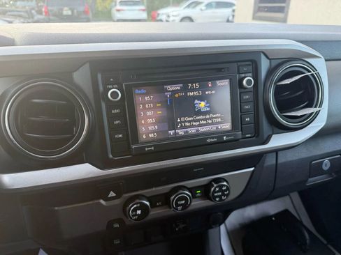 Used 2019 Toyota Tacoma SR5 RWD image 13