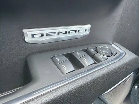 Used 2024 GMC Sierra 1500 Denali w/ Technology Package AWD/4WD image 15