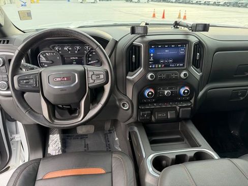 Used 2023 GMC Sierra 2500 AT4 image 11