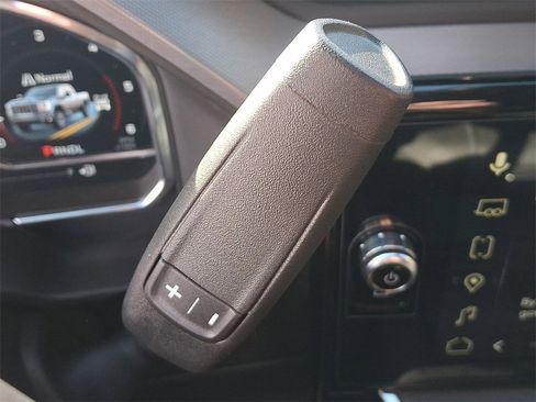 Used 2025 GMC Sierra 2500 Denali w/ Denali Reserve Package image 14