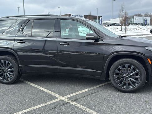 Used 2023 Chevrolet Traverse RS w/ LPO, Cargo Package AWD/4WD image 3
