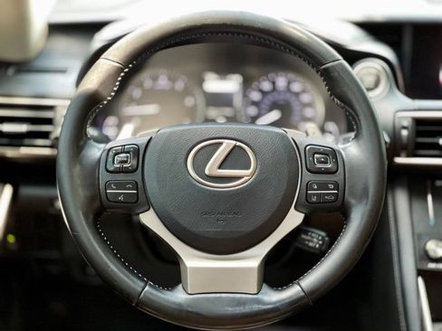 Used 2018 Lexus IS 300 AWD w/ Comfort Package image 32