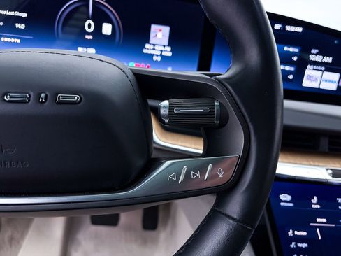 Used 2023 Lucid Air Touring AWD/4WD image 30