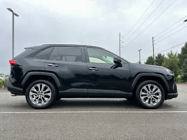 Used 2019 Toyota RAV4 Limited w/ Advanced Technology Package AWD/4WD image 3