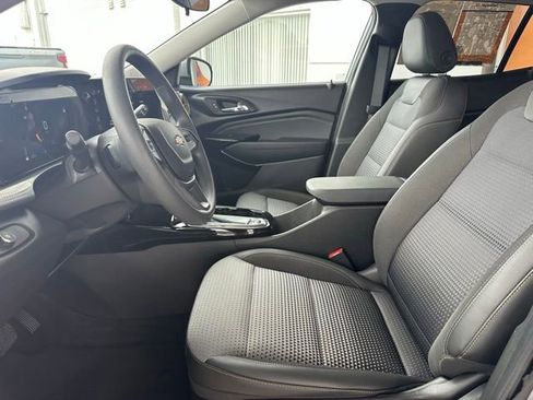 Used 2024 Chevrolet Trax LT FWD image 22