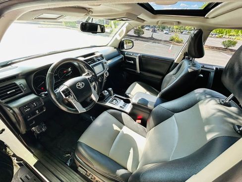 Used 2015 Toyota 4Runner 4WD image 8