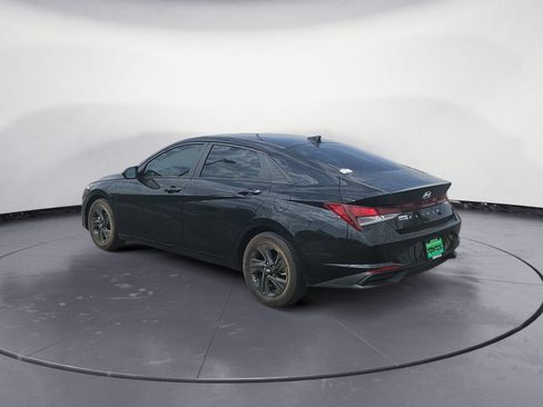 Used 2023 Hyundai Elantra SEL FWD image 4