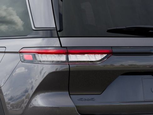 New 2026 Jeep Grand Cherokee Altitude AWD/4WD image 10