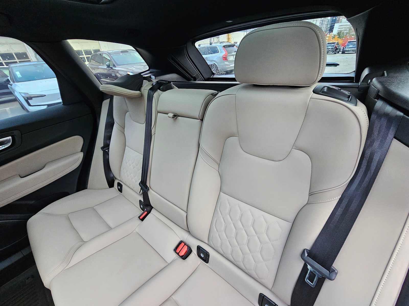 Used 2026 Volvo XC60 B5 Plus w/ Climate Package AWD/4WD image 17