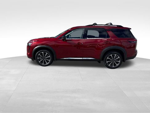 New 2026 Nissan Pathfinder Platinum image 3