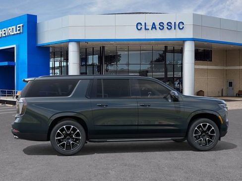 New 2026 Chevrolet Suburban RST image 5