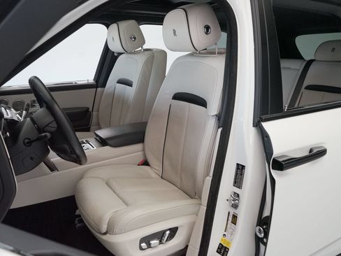 Used 2019 Rolls-Royce Cullinan AWD/4WD image 10