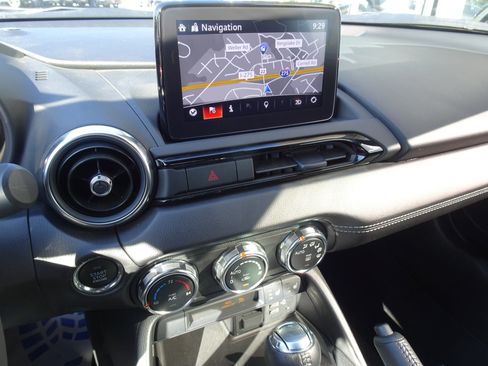 Used 2021 MAZDA MX-5 Miata Grand Touring RWD image 18