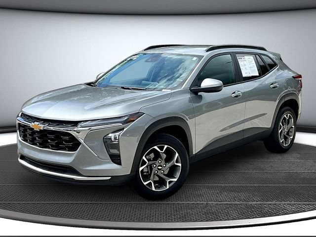 Certified 2025 Chevrolet Trax LT w/ LT Convenience Package FWD image 1