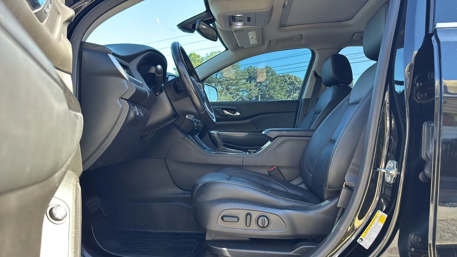 Used 2019 GMC Acadia SLT FWD image 10