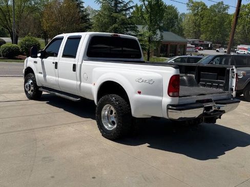 Used 2005 Ford F350 Lariat image 3