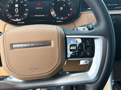 Used 2025 Land Rover Range Rover SE image 39
