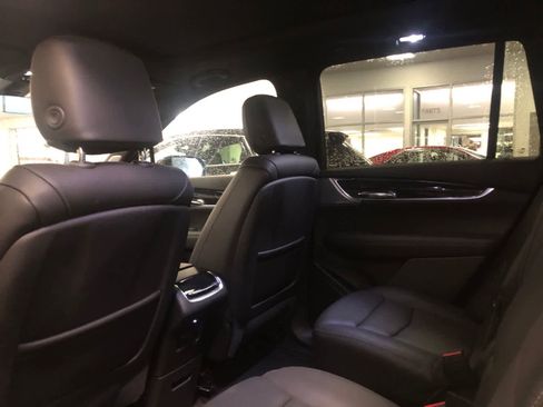 Used 2025 Cadillac XT6 Premium Luxury AWD/4WD image 6