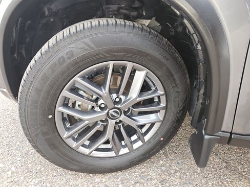 Used 2023 Nissan Rogue S image 21