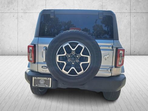 Used 2023 Ford Bronco Outer Banks image 4