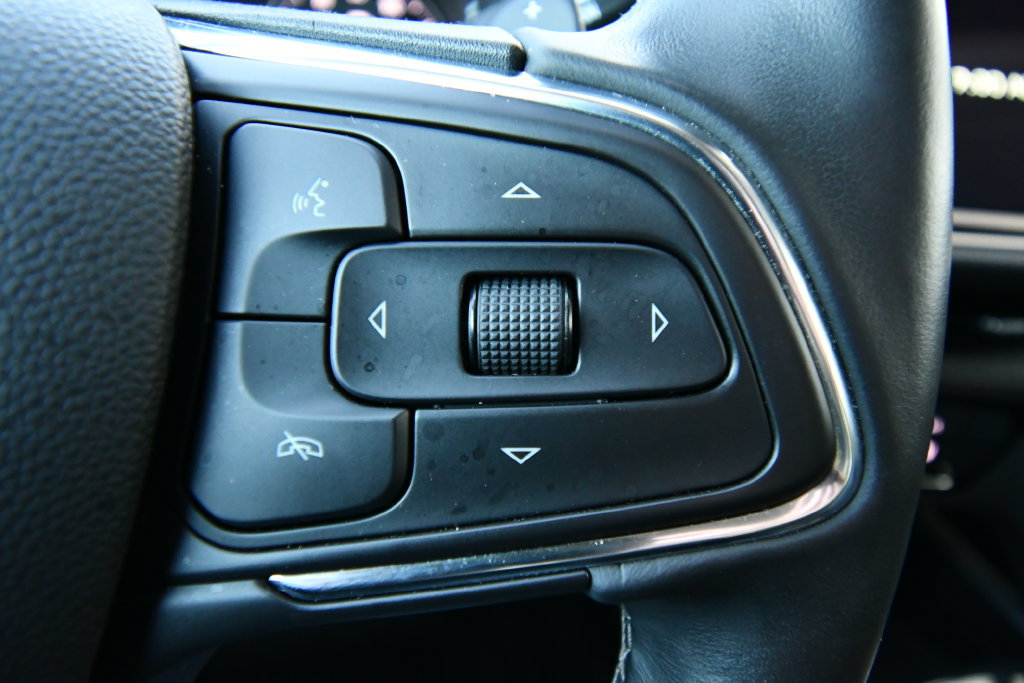 Used 2023 Buick Envision Avenir AWD/4WD image 26