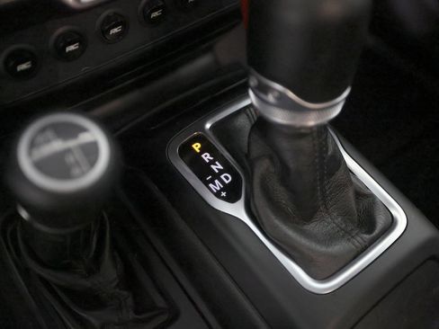 Used 2022 Jeep Gladiator Sport image 24