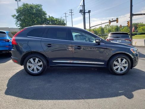 Used 2016 Volvo XC60 T6 w/ Proximity Package AWD/4WD image 11
