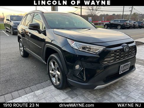Used 2019 Toyota RAV4 Limited w/ Carpet Mat Package AWD/4WD image 7
