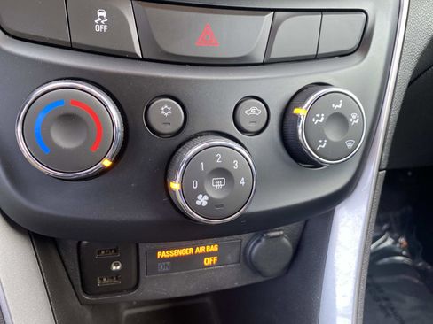 Used 2019 Chevrolet Trax LS image 13