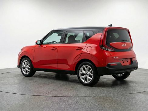 Used 2025 Kia Soul LX w/ LX Technology Package image 6