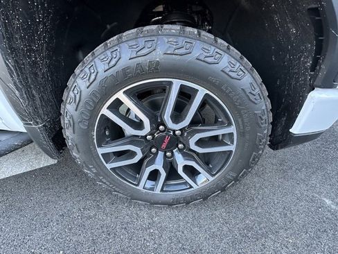 New 2026 GMC Sierra 1500 AT4 w/ AT4 Premium Package image 4