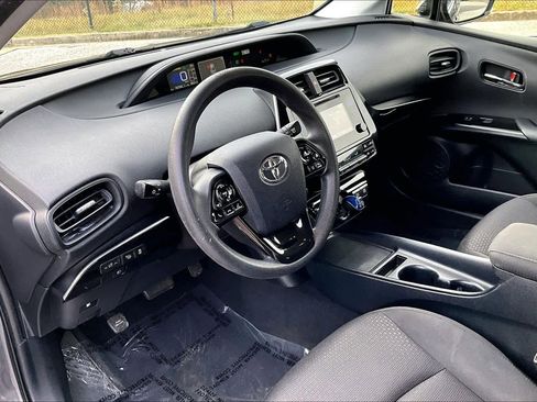Used 2019 Toyota Prius LE image 16