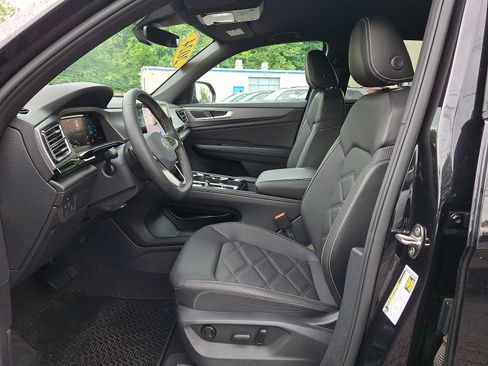 Used 2024 Volkswagen Atlas Cross Sport SE AWD/4WD image 13