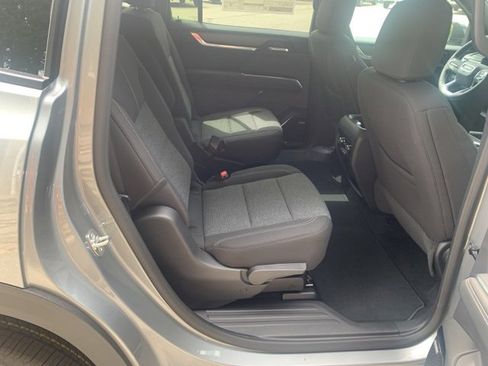 New 2026 GMC Acadia Elevation image 12