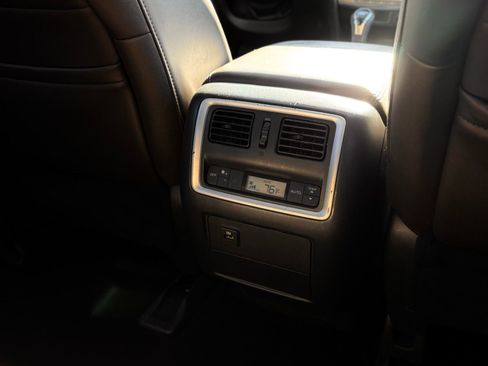 Used 2019 INFINITI QX60 Luxe w/ Essential Package image 25