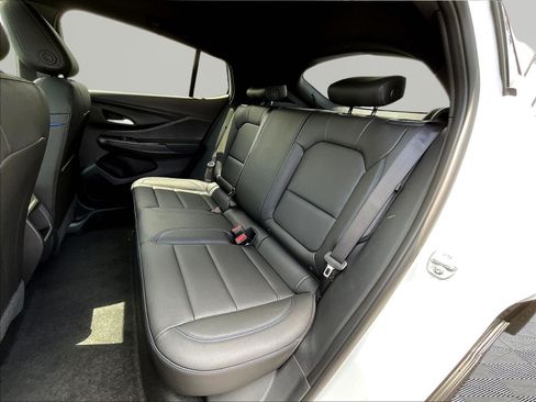 New 2026 Buick Envista Sport Touring w/ Convenience I Package FWD image 18