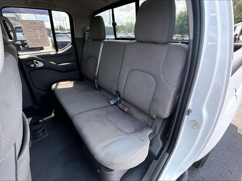 Used 2020 Nissan Frontier SV RWD image 25