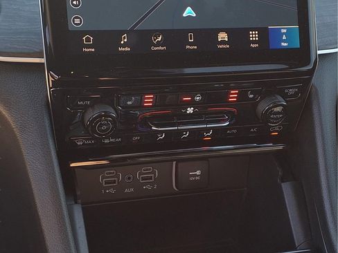 New 2025 Jeep Grand Cherokee Limited w/ Trailer Tow Package image 8