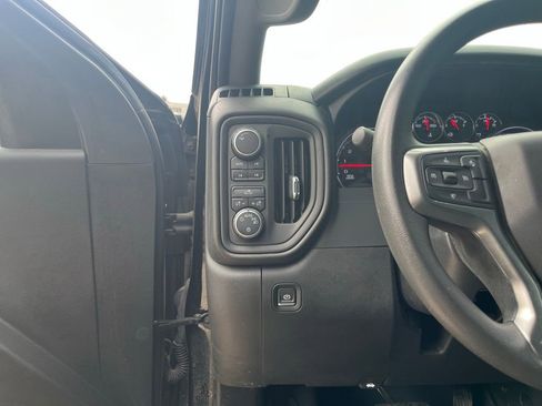Used 2021 Chevrolet Silverado 1500 Custom Trail Boss w/ Midnight Edition AWD/4WD image 18