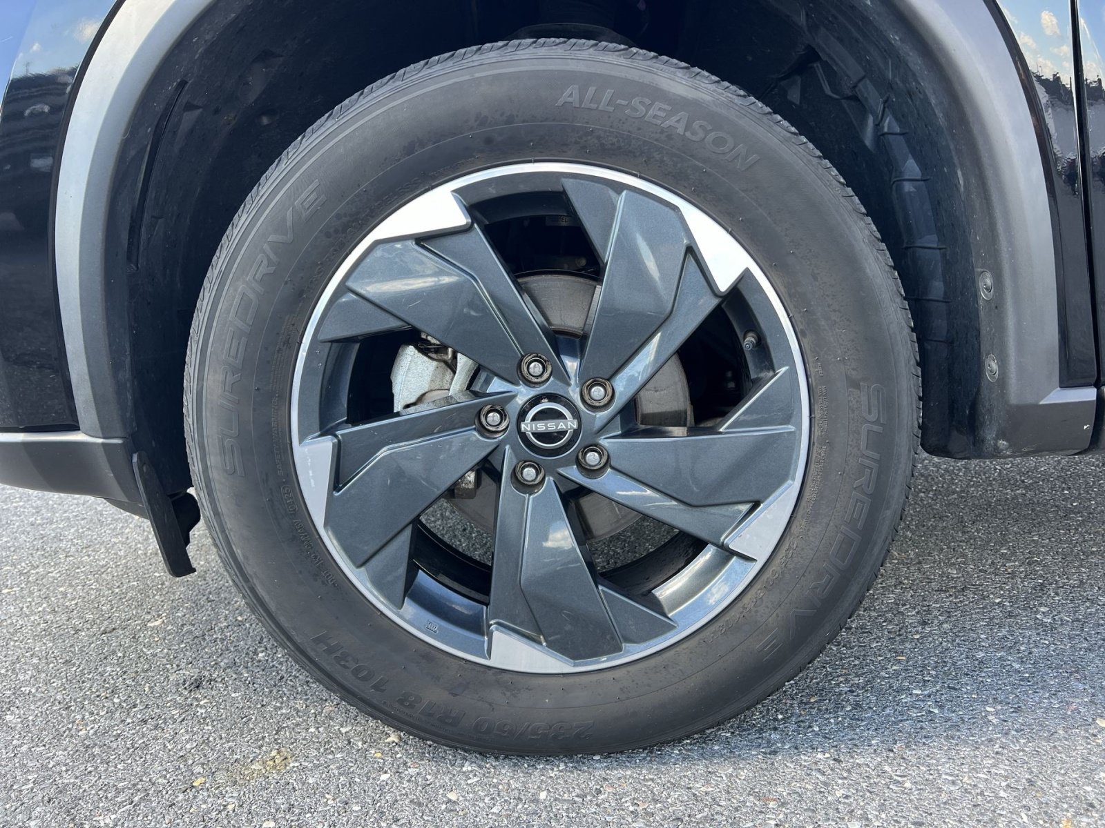 Used 2024 Nissan Rogue SV AWD/4WD image 12