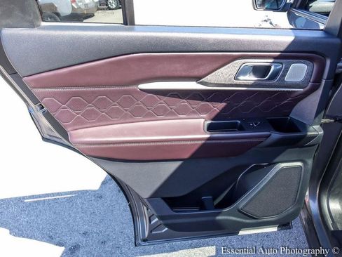 Used 2025 Ford Explorer Platinum w/ LUX Leather Package image 24