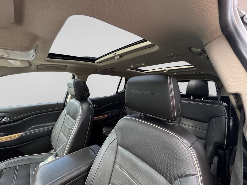 Used 2019 GMC Acadia Denali w/ Technology Package AWD/4WD image 25
