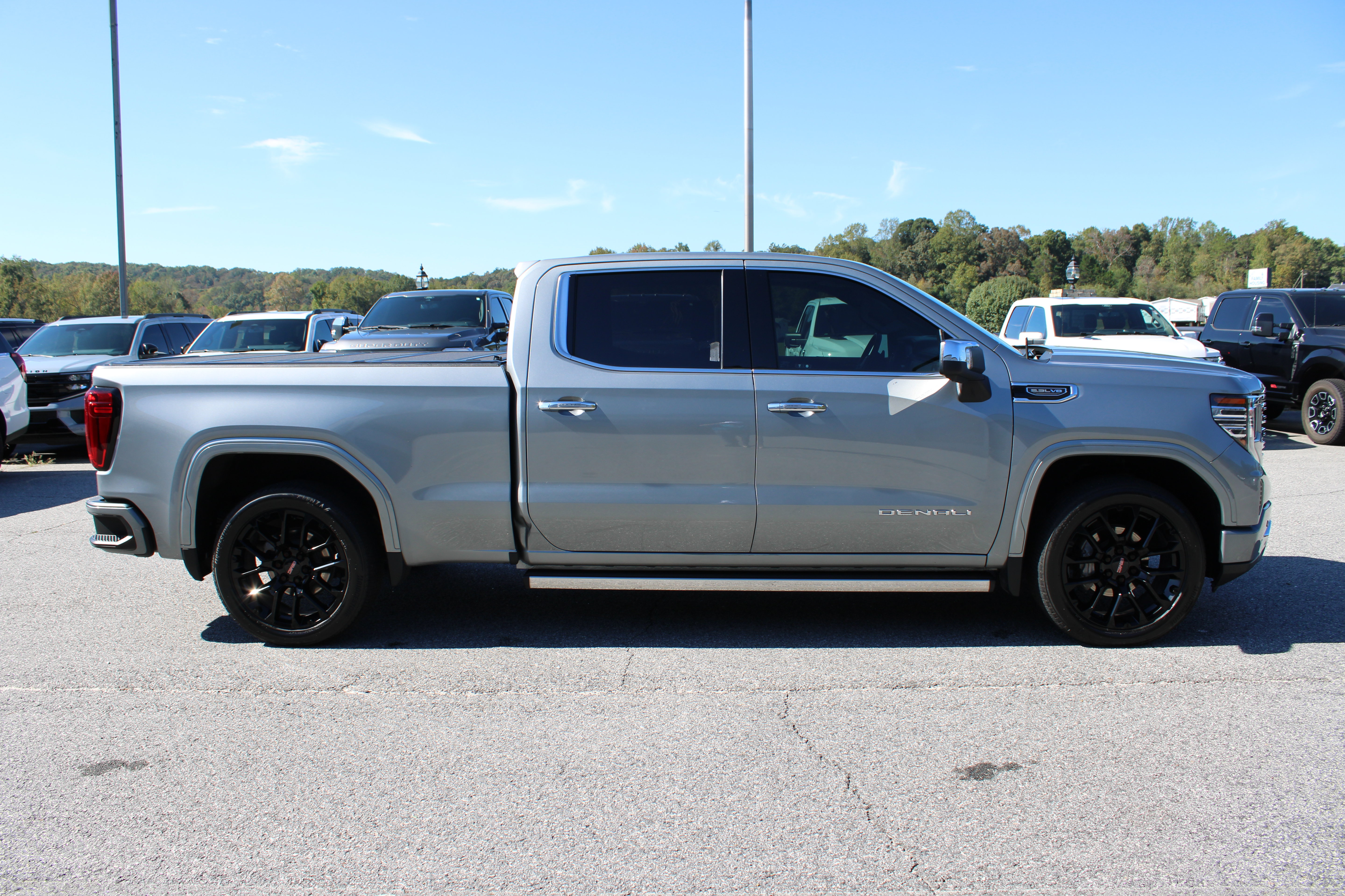 Used 2023 GMC Sierra 1500 Denali w/ Denali Reserve Package AWD/4WD image 5