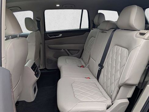 Used 2024 Volkswagen Atlas SEL Premium R-Line image 21