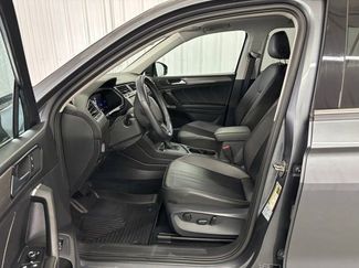 Used 2022 Volkswagen Tiguan SE video 2