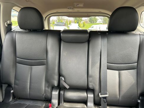 Used 2019 Nissan Rogue SL w/ Premium Package AWD/4WD image 16