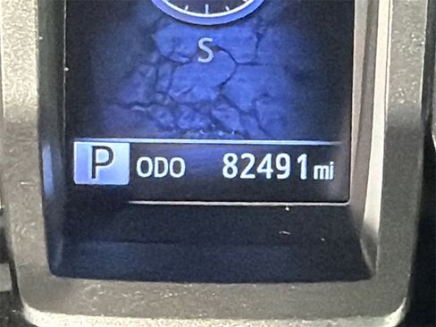 Used 2016 Toyota Tacoma TRD Sport image 28