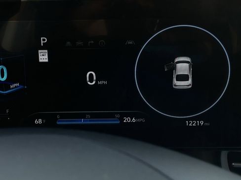 Used 2025 Hyundai Elantra Limited image 15