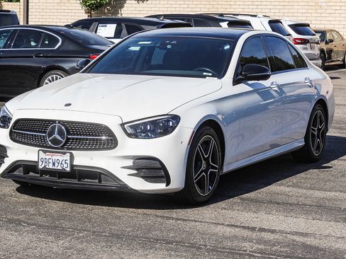 Used 2022 Mercedes-Benz E 350 Sedan image 3
